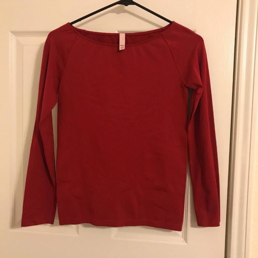Solid red top